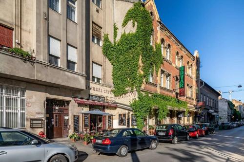 Very Central & Cozy apartment - image 12