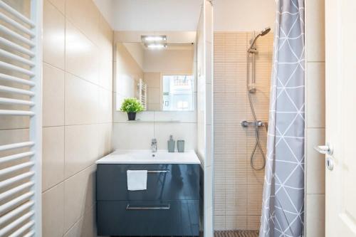 Very Central & Cozy apartment - image 3