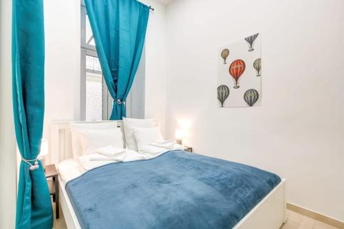 Central - NEW with Balcony - Charming - main image