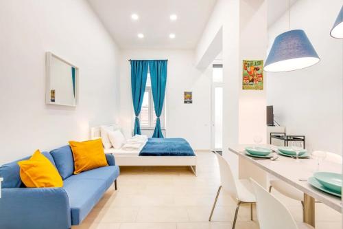 Central - NEW with Balcony - Charming - image 5