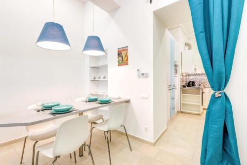 Central - NEW with Balcony - Charming - image 7