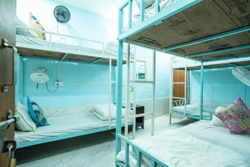 1 bunk bed