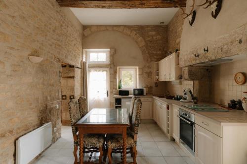 廚房, Pavillon de l'octroi du Château de Tavannes (Pavillon de l'octroi du Chateau de Tavannes) in 塞納河畔艾塞