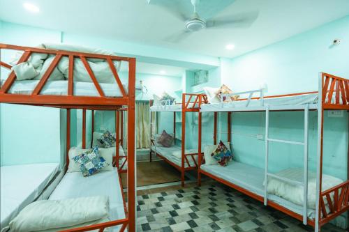 1 bunk bed