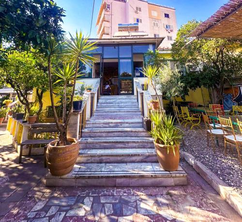 Milingona City Center Hostel, Tirana