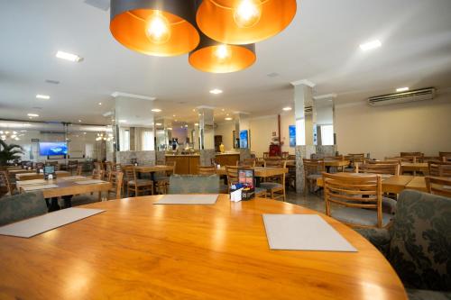 ห้องอาหาร, Hotel Golden Park Uberaba By Nacional Inn in อูเบอราบา