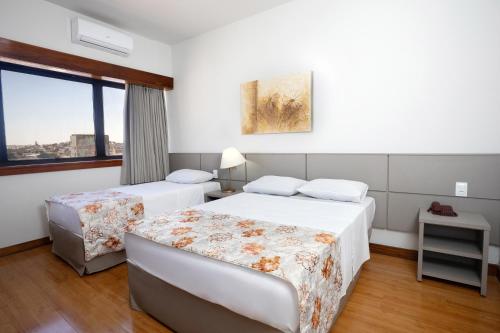 1 double bed, 1 twin bed