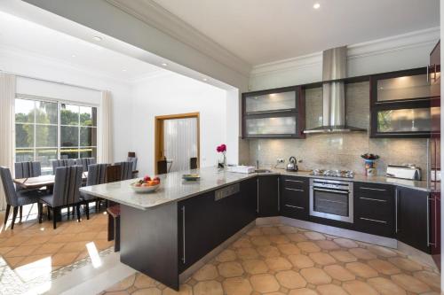 Belinha - PINHEIROS ALTOS in Ludo