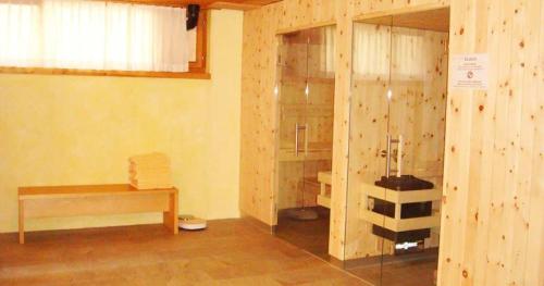 Schweizerhaus Swiss Quality Hotel - image 12