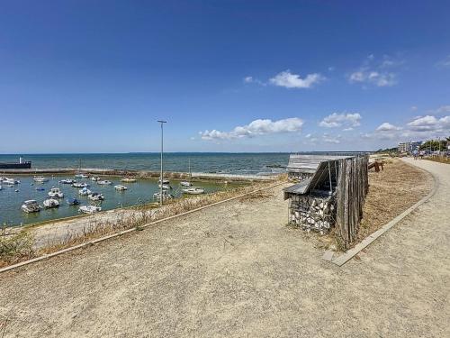 Holiday Home Epicea by Interhome in Saint Michel Chef Chef