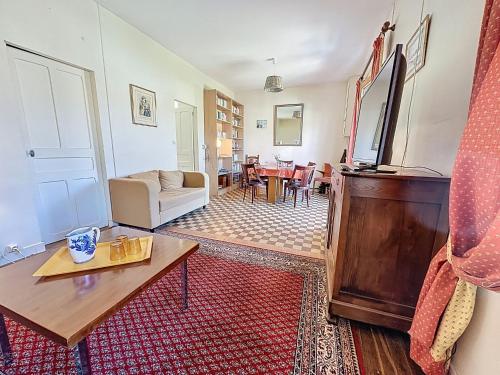 Holiday Home Les Ajoncs by Interhome in Saint Michel Chef Chef