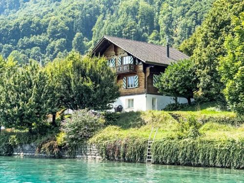 Chalet Haus am See 4B by Interhome in Niederried, Schweiz
