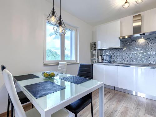 Apartment Villa Del Sol by Interhome in Strmac