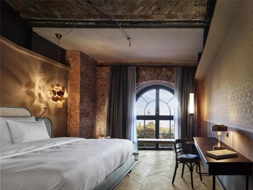 Double room, deluxe, city view