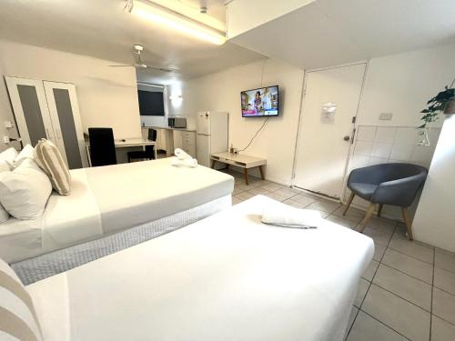 Camden Motor Inn Room Type - Deluxe Family Room