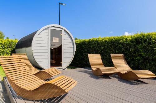 2 bedrooms, 4 beds