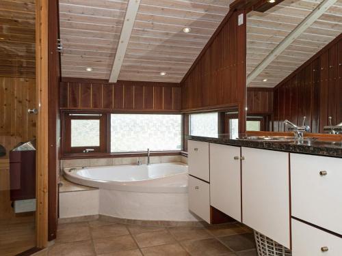 8 person holiday home in Glesborg in เฟียลเลอรูป