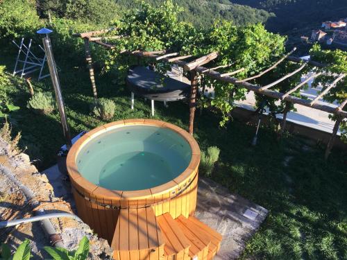 Atvērtā tipa vanna, Agriturismo LaValleggia in Tovo San Giacomo