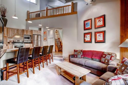 Powder Ridge 208