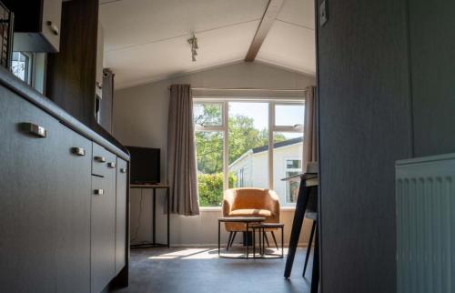 Shared lounge/TV area, Vakantiepark de Zeeuwse Parel - Beachhouse in Tholen