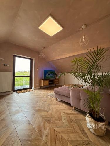Apartament pod miastem