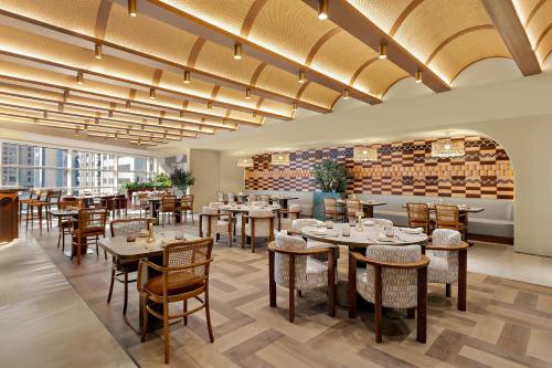 Restaurant, Mercure Abu Dhabi Downtown in Abu Dhabi