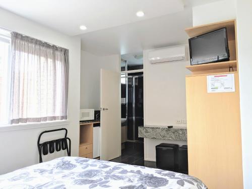 Entire Studio Apartment in St Kilda next to Luna Park