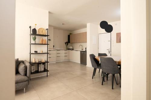 Family Apartment By IsrApart in 拉馬特甘