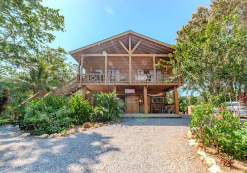 3 bedrooms, 5 beds