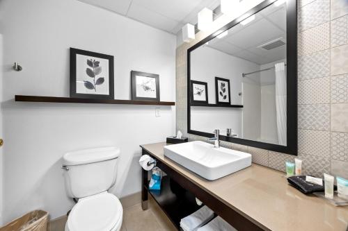Independence Stay Hotel & Suites Room Type - Deluxe King Suite