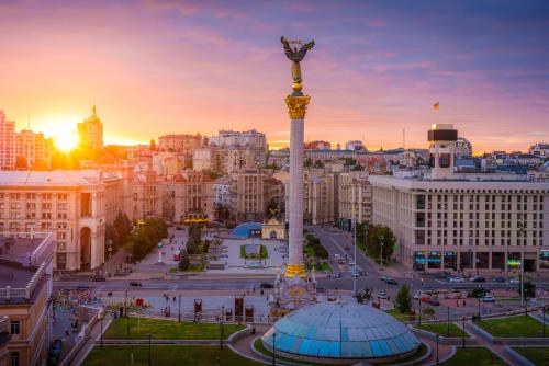 Birini yalab boshqasini sikish videosi