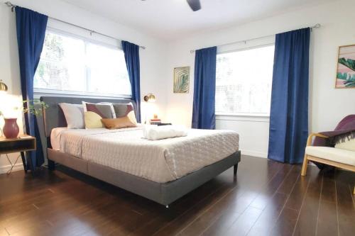 Bungalow DT by Lake Eola KIA center Sleeps 12 near Korea House