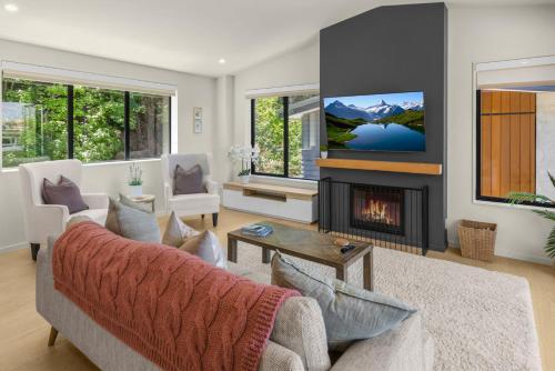 Forest Creek Retreat – Mountain Views & Spa Pool - image 4