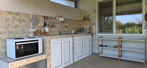 ห้องครัว, Family House GO TO - Parking & Dog Yard in คาวาร์นา