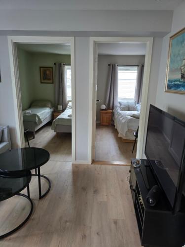 Flott moderne leilighet meget sentralt i vakre Sørbyen i Brønnøysund for inntil 5 pers in บรอนนอยซุนด์