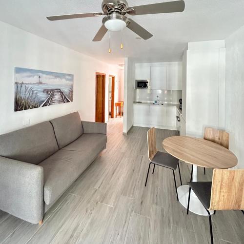 Bright 2 bedroom apt in Diamantes 3K212