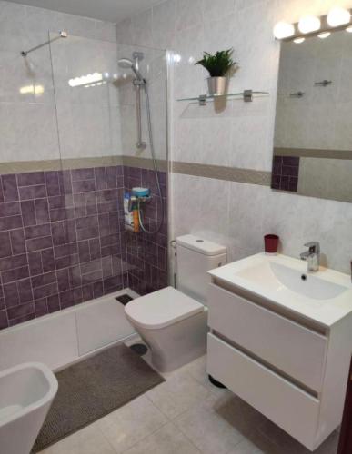 Bathroom, Casa Sol y Sal Fuerteventura in Parque Holandes
