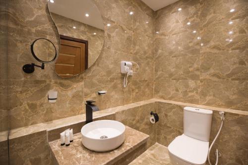 Secrets Of The Pyramids Hotel - image 12