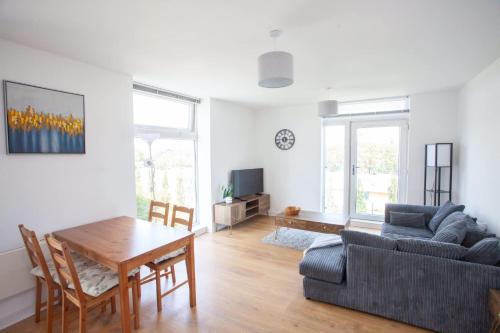Stylish Newly Decorated 2 Bed, Glasgow