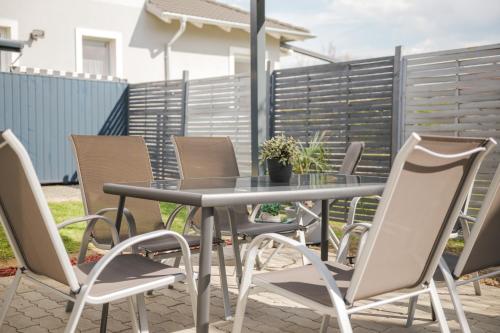 Laura Luxury Apartman Gyenesdiás