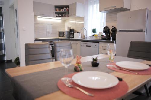 Laura Luxury Apartman Gyenesdiás