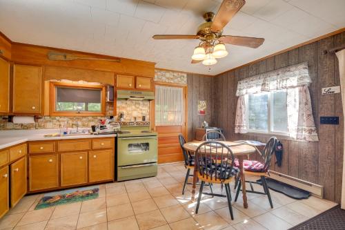 Cozy Adirondacks Cabin Walk to Lake Eaton! in Jay, USA