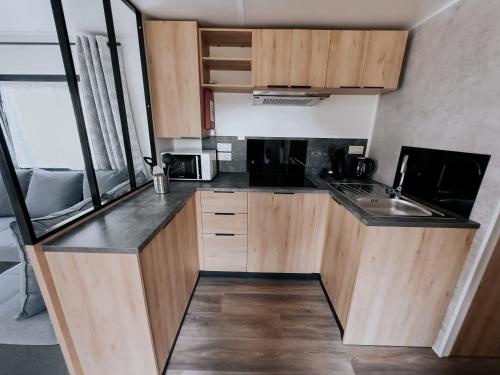 Kitchen, Zeehuisje Naija in Lagezoom