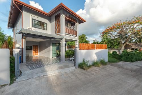 Areca Holiday Villa 3, Naiharn Beach