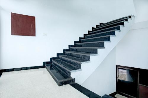 Hotel O NRI Guest House