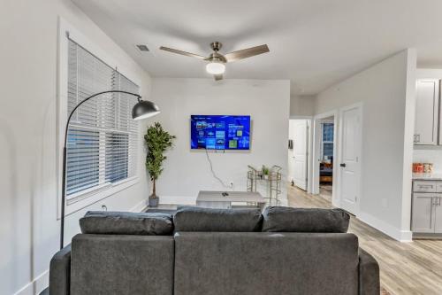 Luxe King 3BR Suite Mins to Downtown Durham
