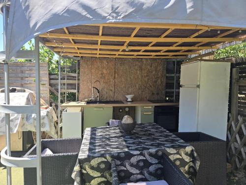 Charmant Mobil home avec piscine privative in 吉姆努斯