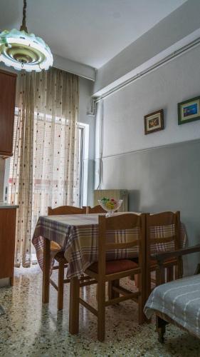 편의 시설/서비스, Athena's apartment in 카디차