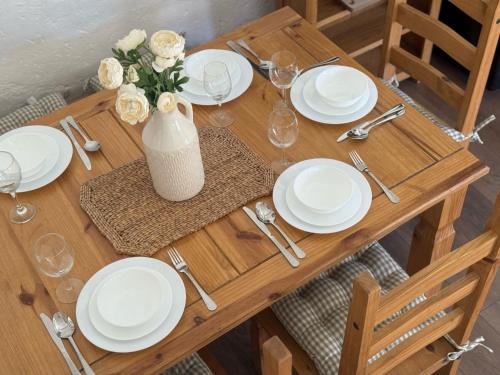 外部景觀, Family Cotswolds Cottage Farm Stay - The Smythy in 萊奇萊德