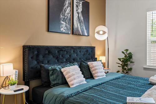 Luxe King 3BR Townhouse Uptown Charlotte
